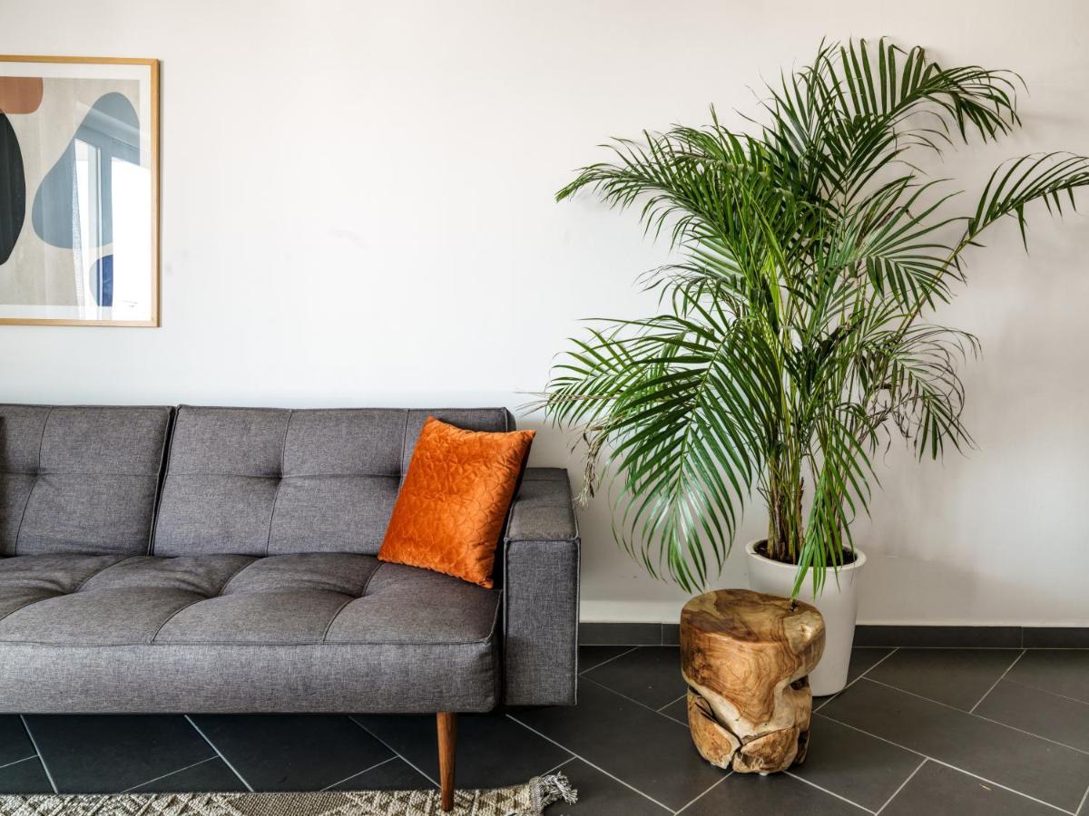 لارنكا Liv Urban Suites المظهر الخارجي الصورة