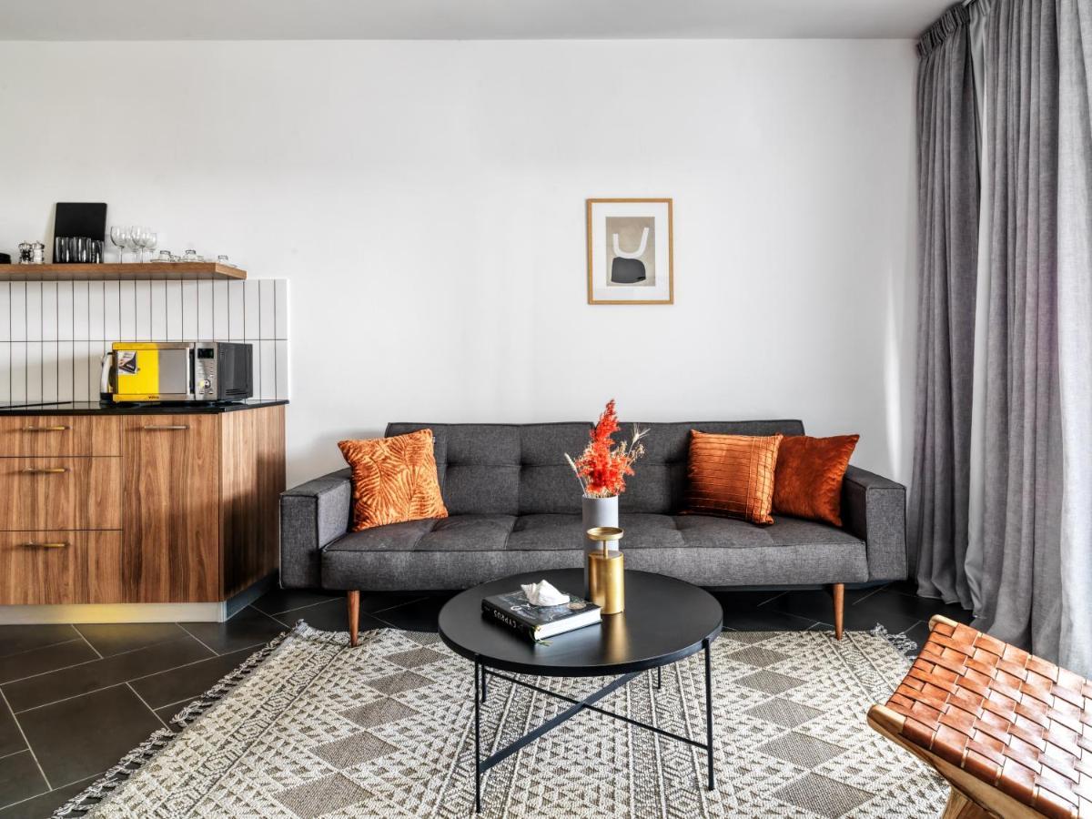 لارنكا Liv Urban Suites المظهر الخارجي الصورة