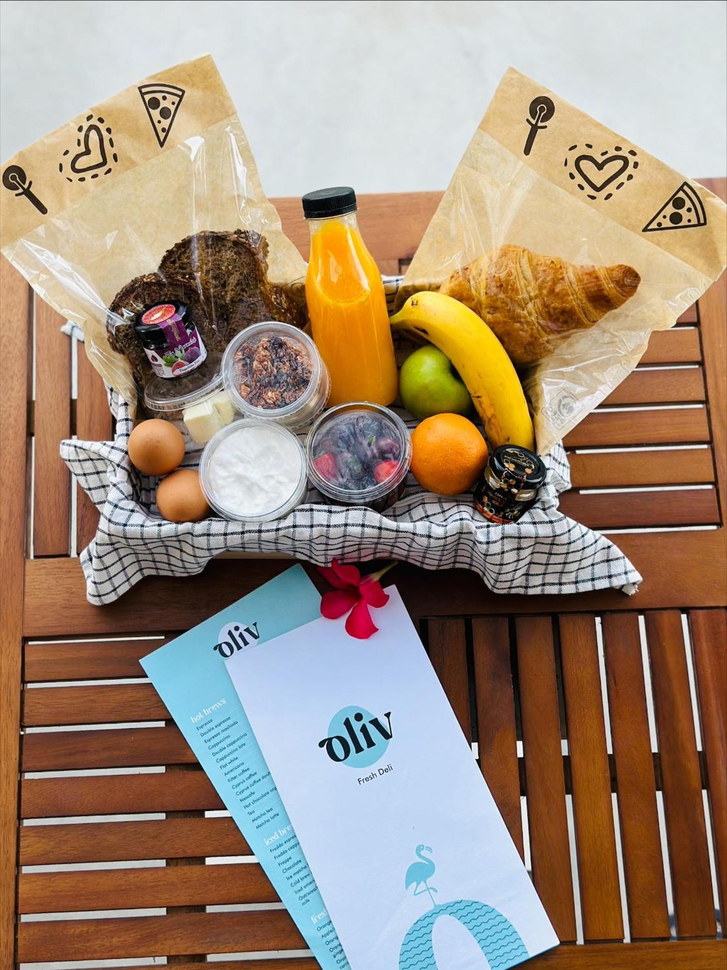 لارنكا Liv Urban Suites المظهر الخارجي الصورة